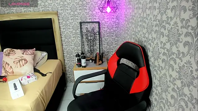 lizziemontana2 online show from 21, 3, 2025