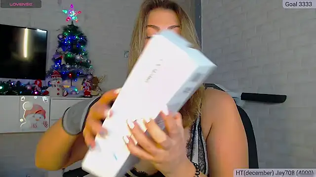 Snapshot of SuchCute chatting on 19, 12, 2024 SuchCute online show from 19, 12, 2024