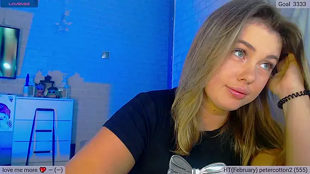 Snapshot of SuchCute chatting on 8, 2, 2025 SuchCute online show from 8, 2, 2025