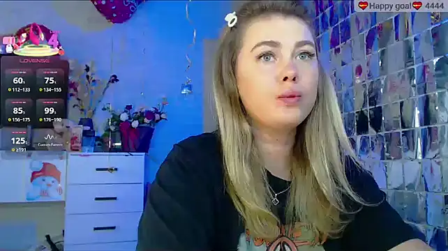 Snapshot of SuchCute chatting on 21, 9, 2025 SuchCute online show from 21, 9, 2025