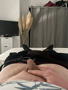 Snapshot of plaisir85 chatting on 27, 2, 2025 plaisir85 online show from 27, 2, 2025