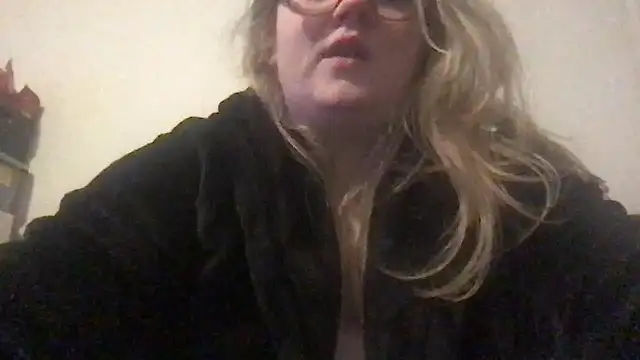 Snapshot of honeyyy24 chatting on 11, 1, 2025 honeyyy24 online show from 11, 1, 2025