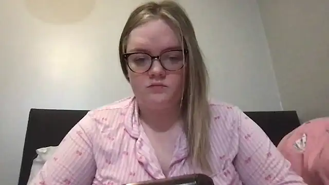 honeyyy24 online show from 2, 2, 2026