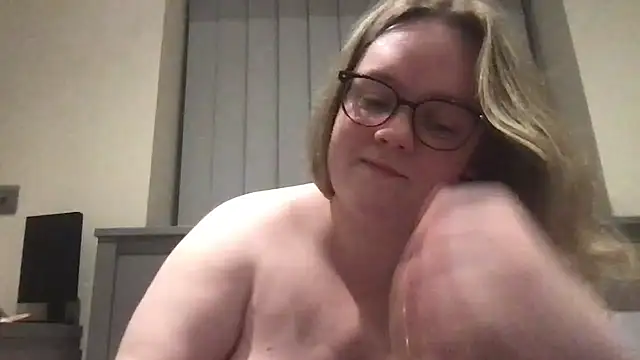 honeyyy24 online show from 31, 5, 2026