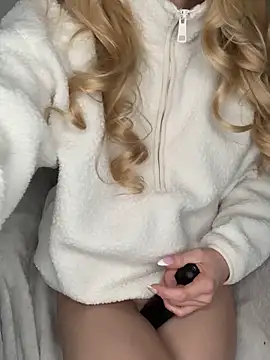 Lolitaxlola online show from 17, 11, 2025