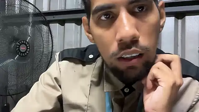 Snapshot of EnriquePersian197 chatting on 14, 6, 2026 EnriquePersian197 online show from 14, 6, 2026