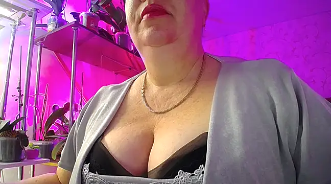  Sweet Woman online show from 24, 1, 2025