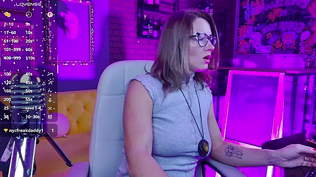 LadyIzabel online show from 13, 11, 2025