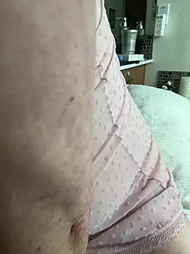 NinasNylonz online show from 27, 2, 2025