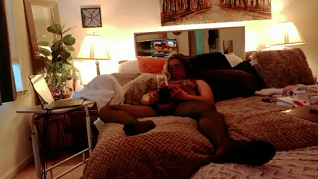NinasNylonz online show from 19, 5, 2026