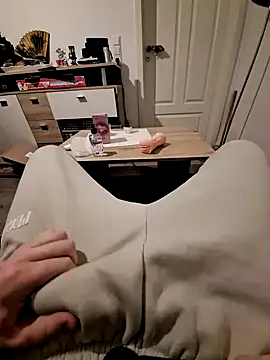 Kevindauerhorny online show from 9, 12, 2024