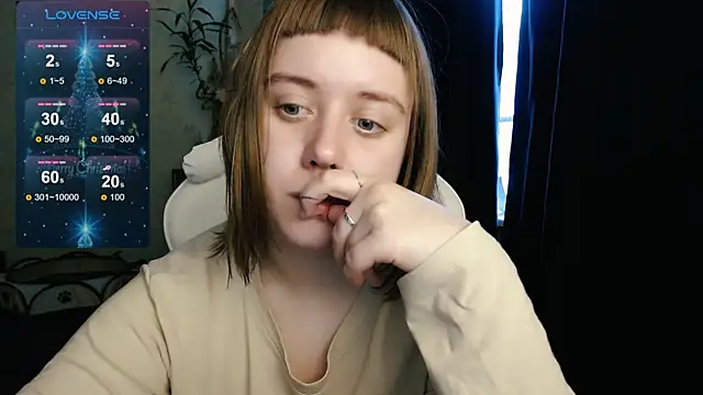 Snapshot of June_shy0 chatting on 8, 12, 2024 June shy0 online show from 8, 12, 2024