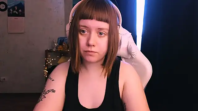 Snapshot of June_shy0 chatting on 6, 1, 2025 June shy0 online show from 6, 1, 2025