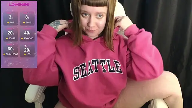 Snapshot of June_shy0 chatting on 6, 2, 2025 June shy0 online show from 6, 2, 2025
