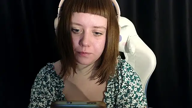 Snapshot of June_shy0 chatting on 7, 2, 2025 June shy0 online show from 7, 2, 2025