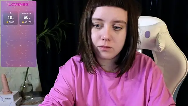 Snapshot of June_shy0 chatting on 6, 3, 2025 June shy0 online show from 6, 3, 2025