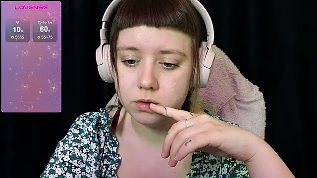 Snapshot of June_shy0 chatting on 20, 3, 2025 June shy0 online show from 20, 3, 2025