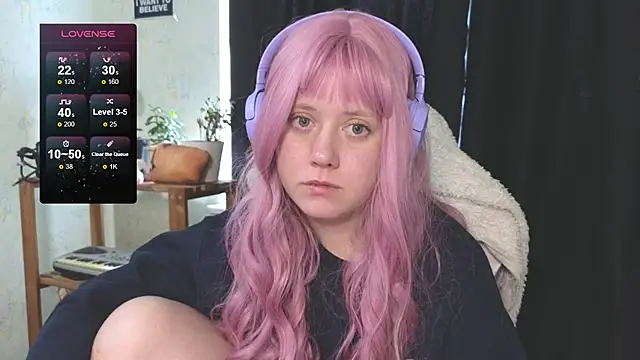 Snapshot of June_shy0 chatting on 25, 9, 2025 June shy0 online show from 25, 9, 2025