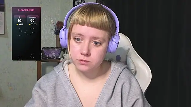 Snapshot of June_shy0 chatting on 29, 9, 2025 June shy0 online show from 29, 9, 2025