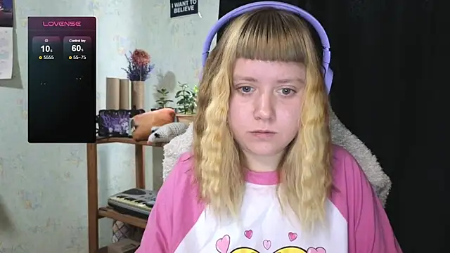 Snapshot of June_shy0 chatting on 2, 10, 2025 June shy0 online show from 2, 10, 2025