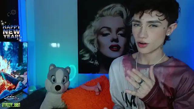 Snapshot of maxiy_001 chatting on 4, 1, 2025 maxiy 001 online show from 4, 1, 2025