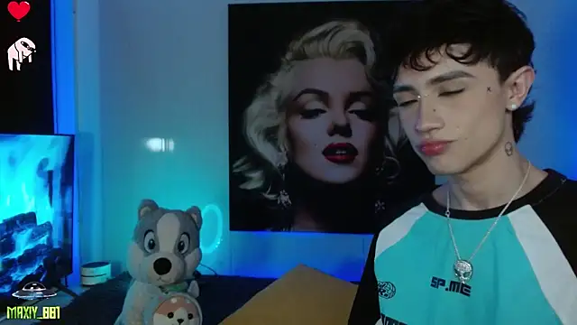 Snapshot of maxiy_001 chatting on 10, 1, 2025 maxiy 001 online show from 10, 1, 2025