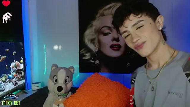 Snapshot of maxiy_001 chatting on 16, 1, 2025 maxiy 001 online show from 16, 1, 2025