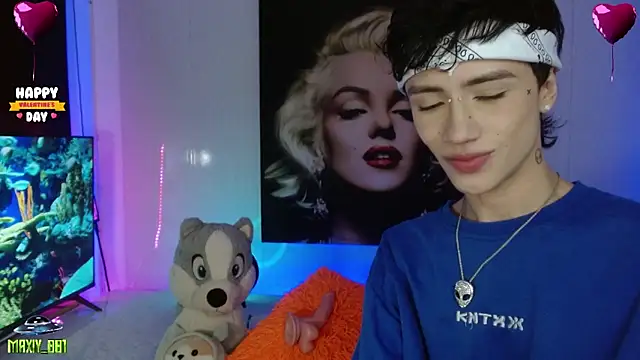 Snapshot of maxiy_001 chatting on 5, 2, 2025 maxiy 001 online show from 5, 2, 2025