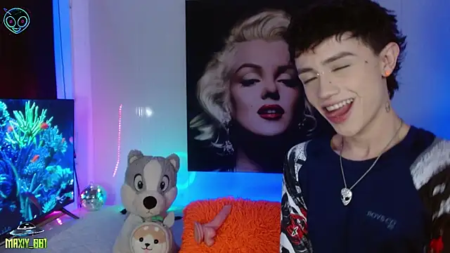 Snapshot of maxiy_001 chatting on 23, 2, 2025 maxiy 001 online show from 23, 2, 2025