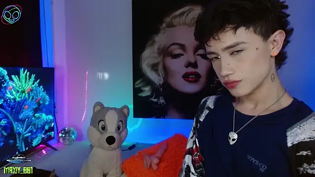 Snapshot of maxiy_001 chatting on 24, 2, 2025 maxiy 001 online show from 24, 2, 2025