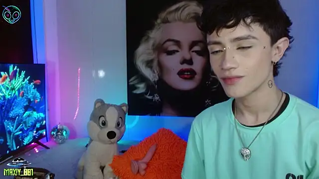 Snapshot of maxiy_001 chatting on 7, 3, 2025 maxiy 001 online show from 7, 3, 2025