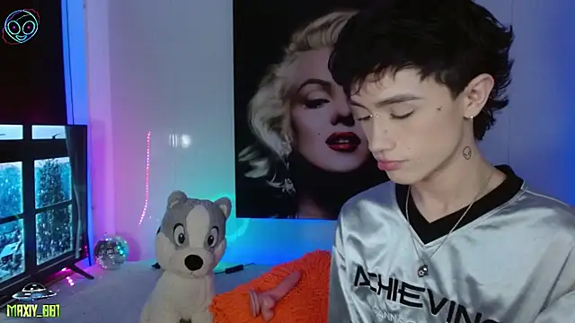 Snapshot of maxiy_001 chatting on 11, 3, 2025 maxiy 001 online show from 11, 3, 2025