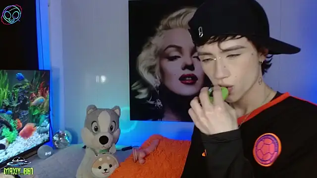 Snapshot of maxiy_001 chatting on 21, 3, 2025 maxiy 001 online show from 21, 3, 2025