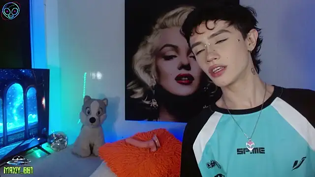 Snapshot of maxiy_001 chatting on 22, 9, 2025 maxiy 001 online show from 22, 9, 2025