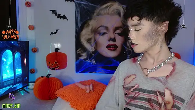 Snapshot of maxiy_001 chatting on 4, 10, 2025 maxiy 001 online show from 4, 10, 2025