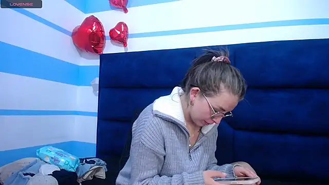 Snapshot of _isaabellaa chatting on 16, 3, 2025 isaabellaa online show from 16, 3, 2025