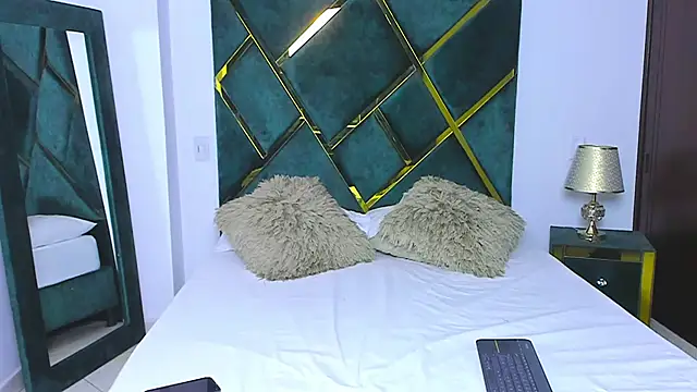 Criss Ariana online show from 14, 2, 2025