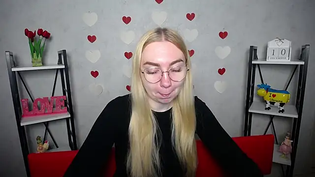 Snapshot of BeatriceFly chatting on 11, 12, 2024 BeatriceFly online show from 11, 12, 2024