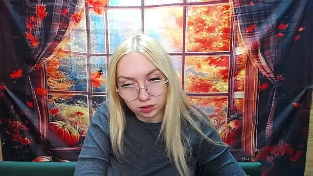 BeatriceFly online show from 11, 11, 2025