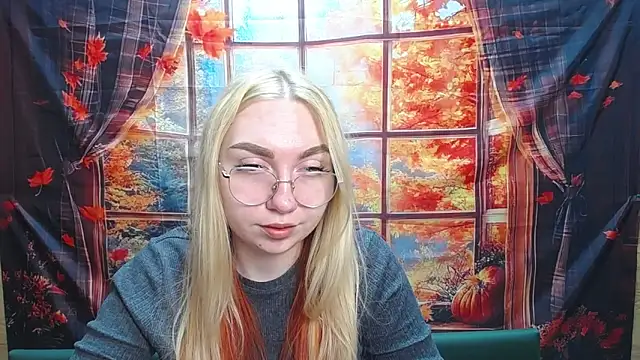 BeatriceFly online show from 18, 11, 2025