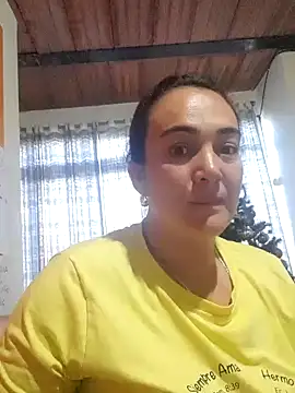 Snapshot of skayhot_ chatting on 4, 12, 2024 skayhot online show from 4, 12, 2024