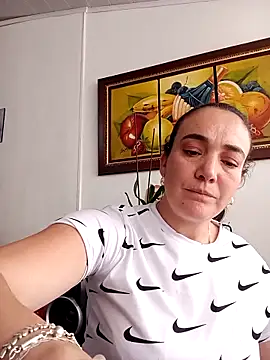 Snapshot of skayhot_ chatting on 27, 2, 2025 skayhot online show from 27, 2, 2025