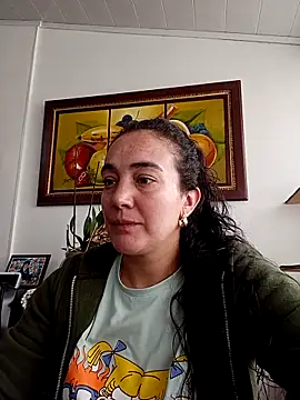 Snapshot of skayhot_ chatting on 3, 3, 2025 skayhot online show from 3, 3, 2025