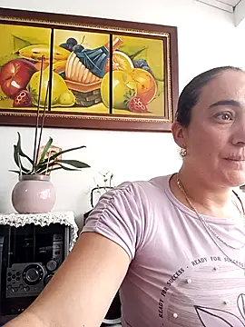 Snapshot of skayhot_ chatting on 6, 3, 2025 skayhot online show from 6, 3, 2025