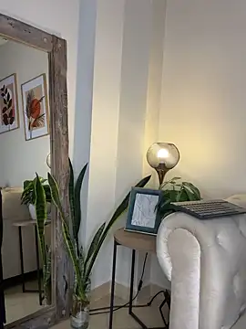 DahianaWalcott online show from 10, 10, 2025