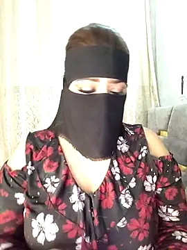 Cat Sharisa online show from 4, 11, 2025