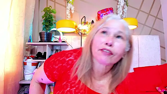 girl amada online show from 24, 2, 2025