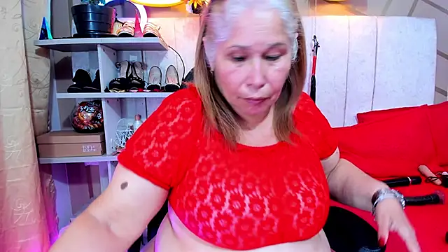 girl amada online show from 25, 2, 2025