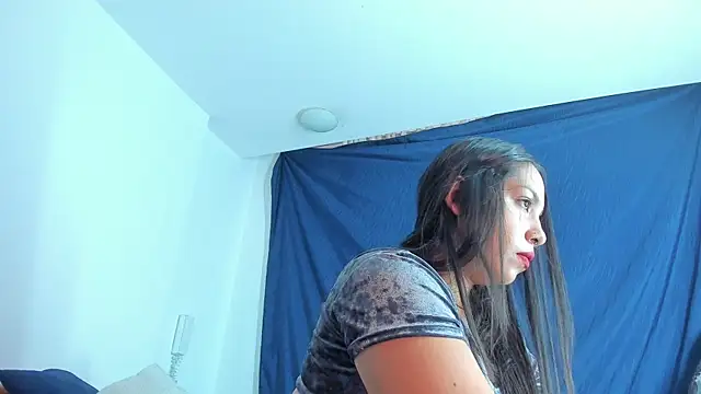 emiily15   online show from 29, 1, 2025