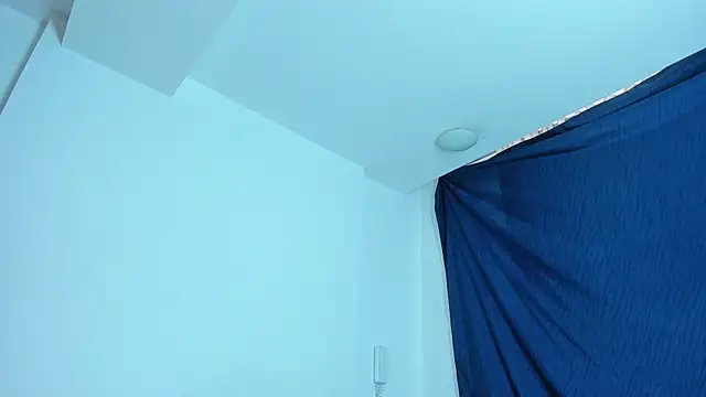 emiily15   online show from 31, 1, 2025